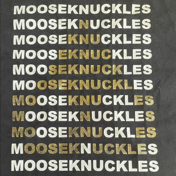 Moose Knuckles Kids Black T-Shirt Small fits  8-10 - Picture 2 of 12